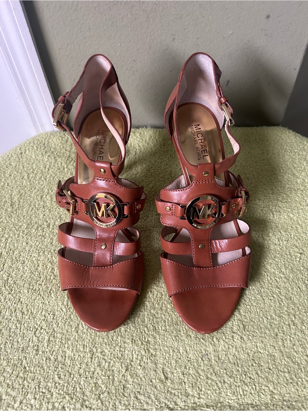 MICHAEL Michael Kors Tan Leather MK Logo Strappy Heels Sz 10